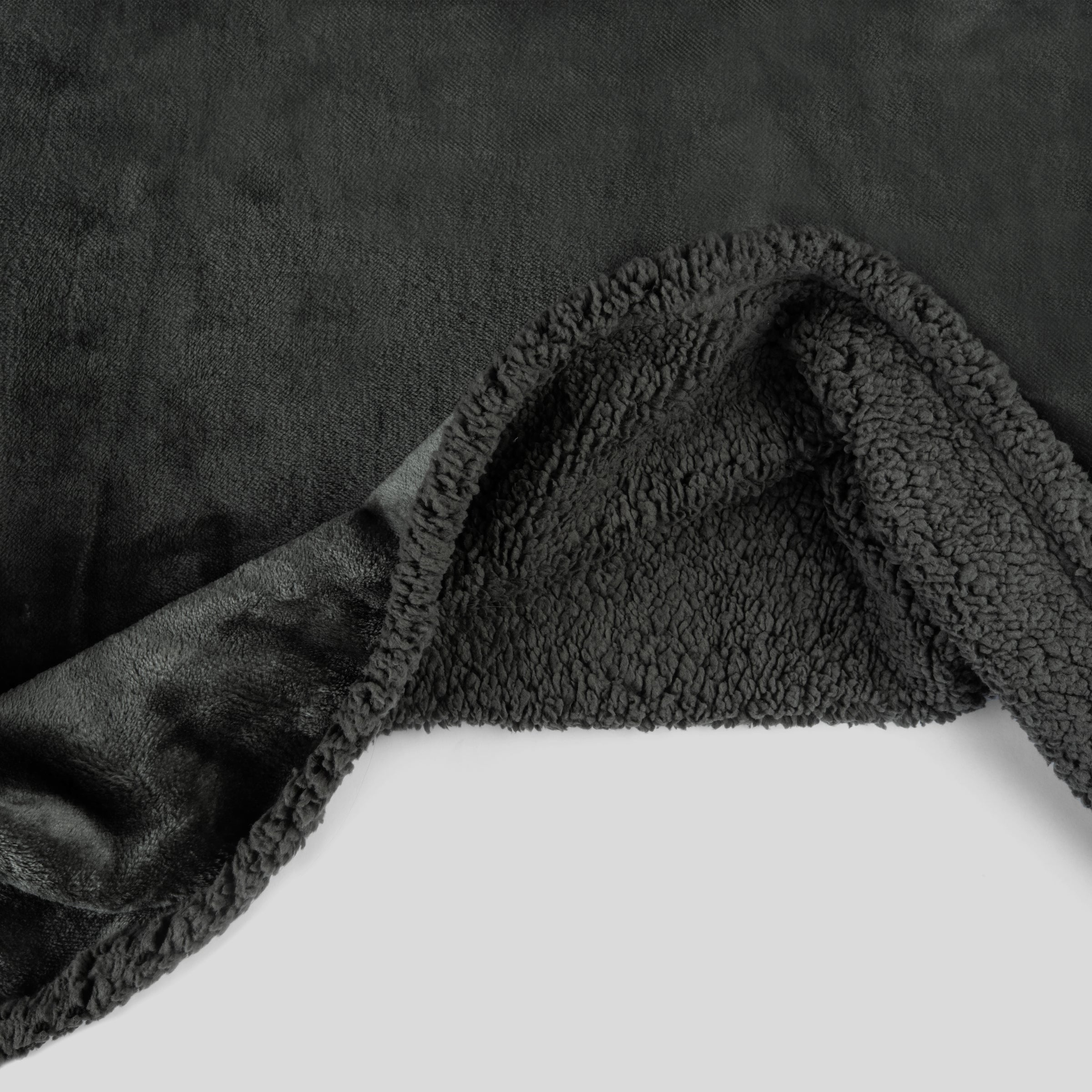 The Accent - A Waterproof Blanket for Adults